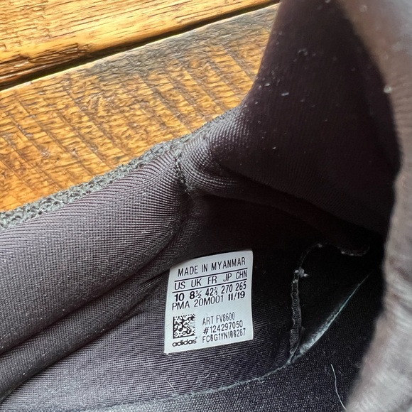 Adidas - Picture 4 of 4